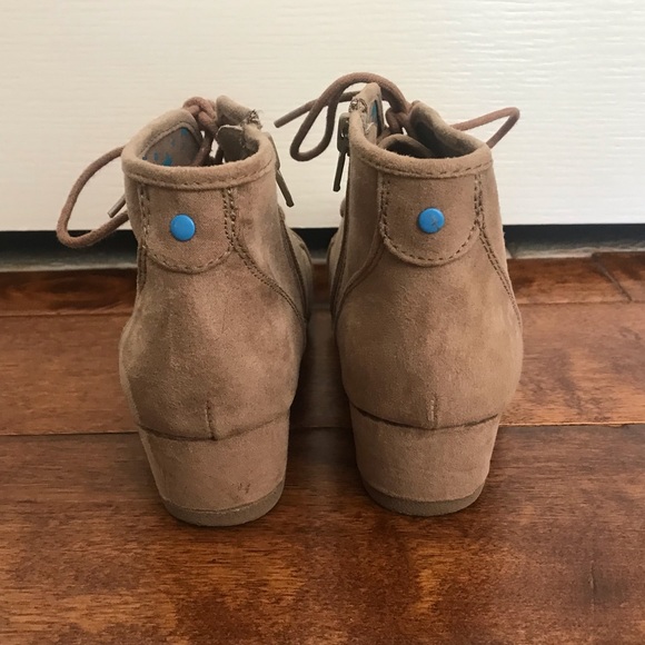 Shoes - Picture 3 of 3